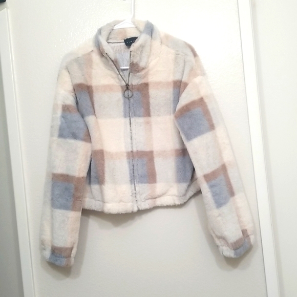 EUC Women's Faux Fur Plaid Jacket size Large - Picture 3 of 6